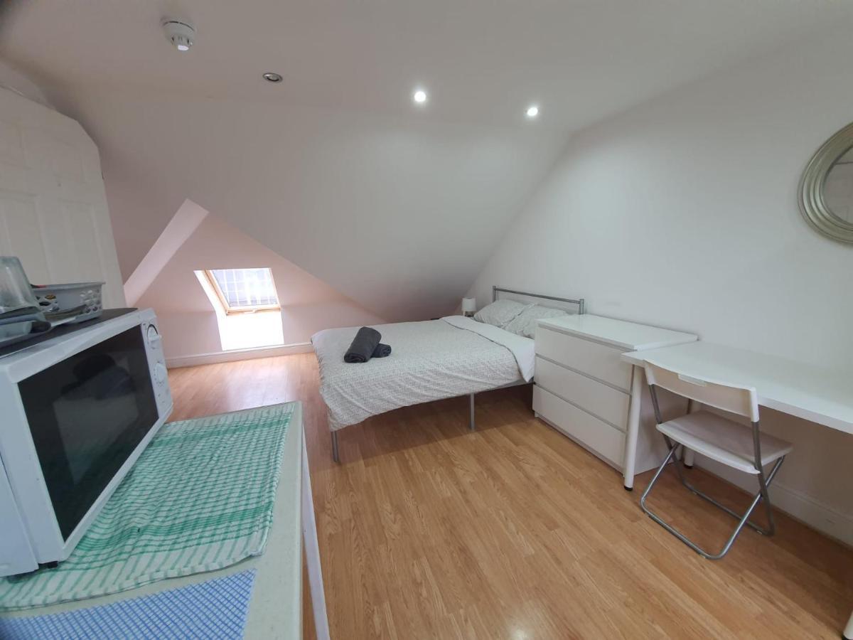 Eastwood Rooms Goodmayes المظهر الخارجي الصورة